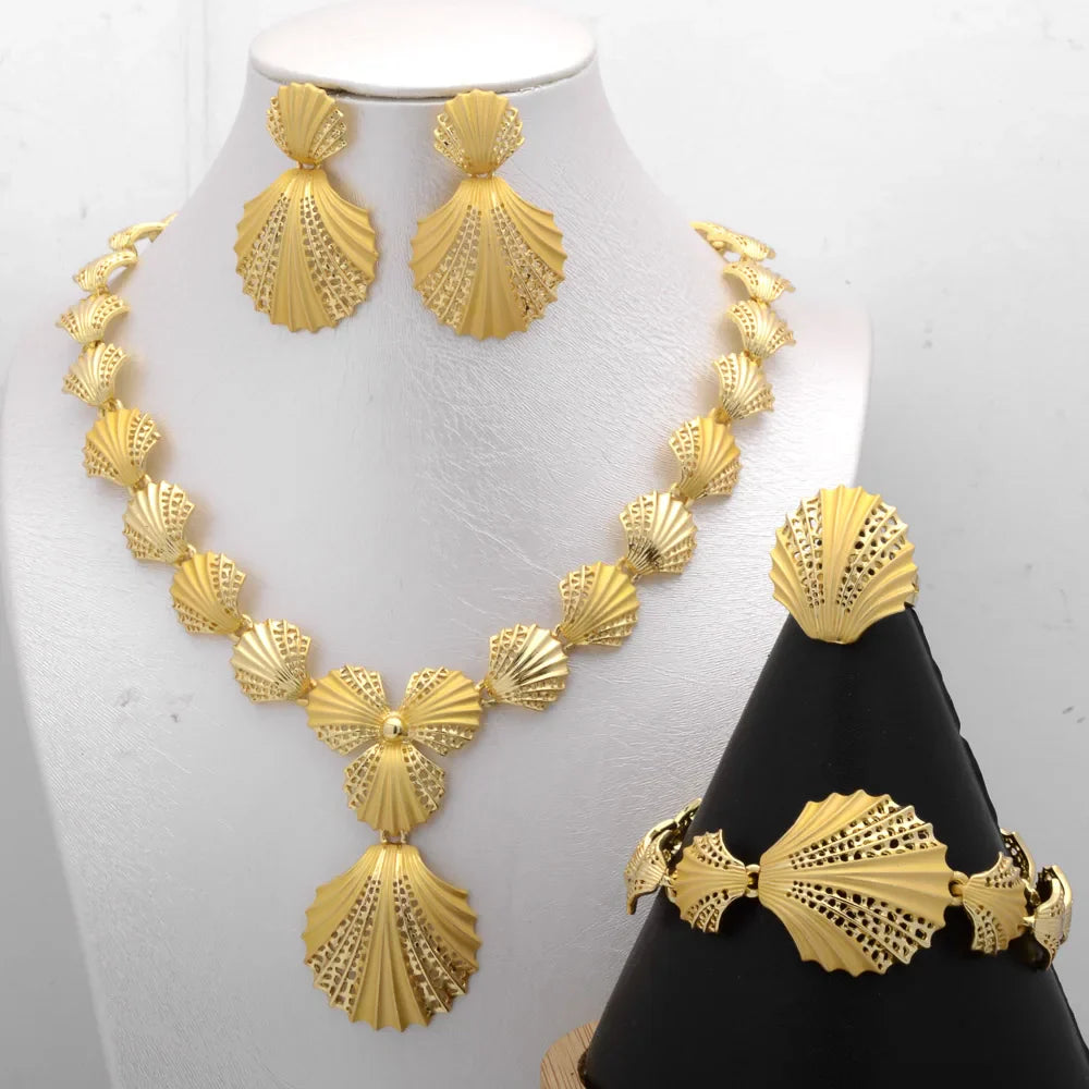 Sunny Set Costume Conchiglia Orecchini Collana Bracciale Anello Placcato Oro